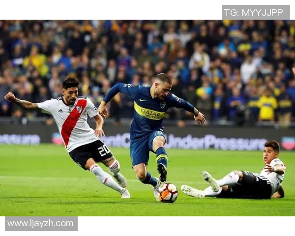 熊本深红与金泽塞维的激烈对决展现足球魅力与团队精神的巅峰较量